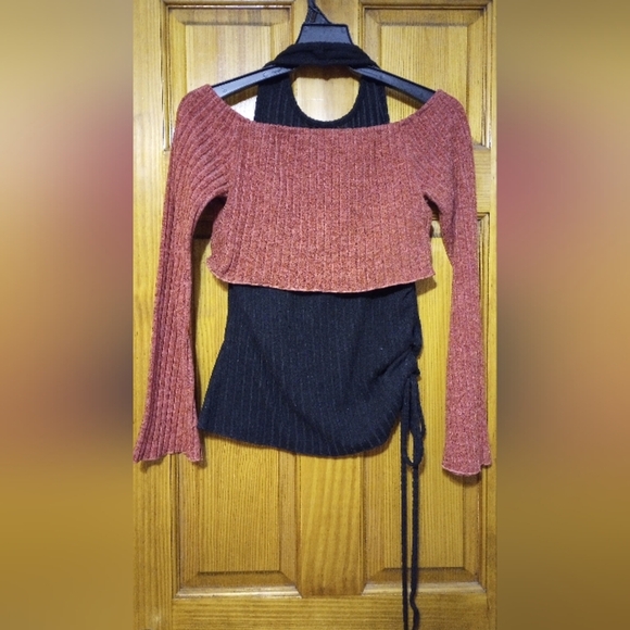 Stylish Women's Off-Shoulder Sweater W/ Attached Tank Top- Rust and Black, XL - Picture 1 of 2
